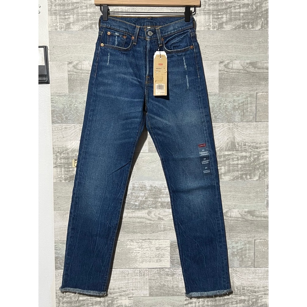 Levi’s Wedgie Fit Straight Jeans Pants Ladies 24 ~ 00 NWT Medium Wash